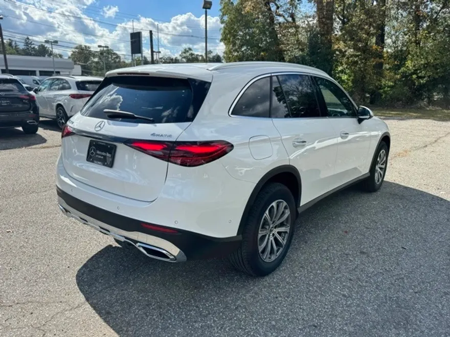 2026 Mercedes Benz GLC 300 4MATIC photo 1