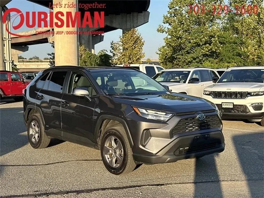 2023 Toyota RAV4 Hybrid XLE photo 1