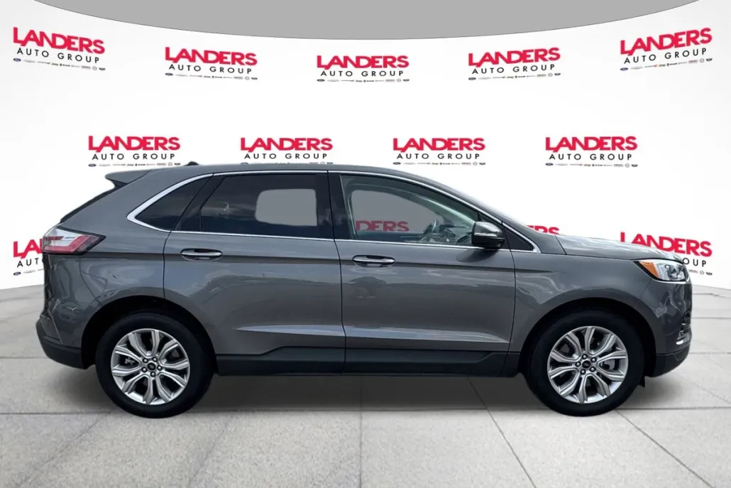2024 Ford Edge Titanium photo 1