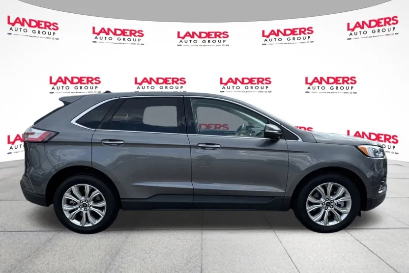 2024 Ford Edge Titanium photo 1