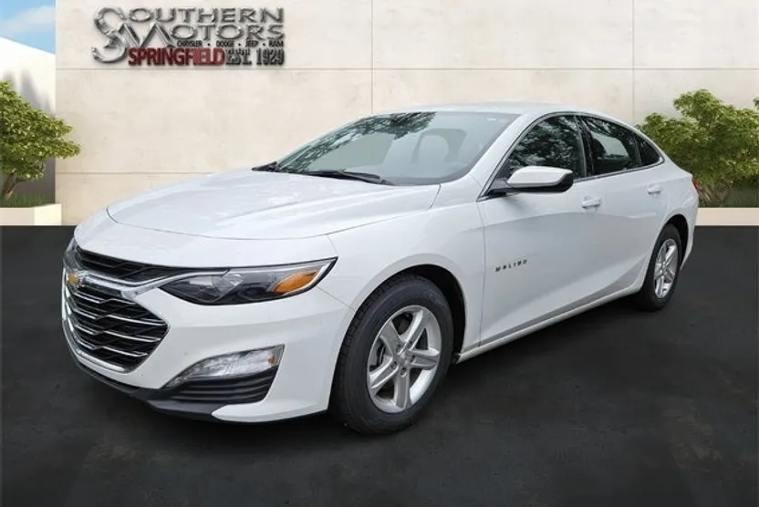 2024 Chevrolet Malibu 1LT photo 1