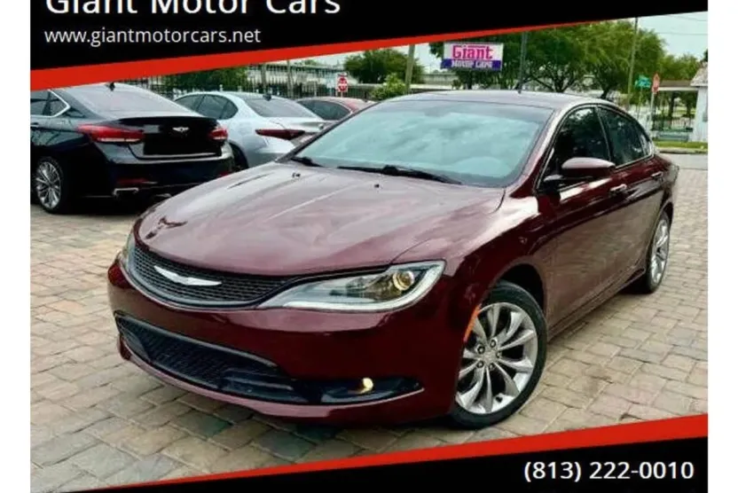 2015 Chrysler 200 photo 1