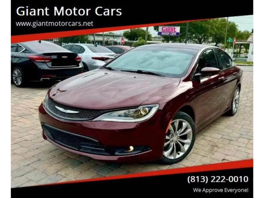 2015 Chrysler 200 photo 1