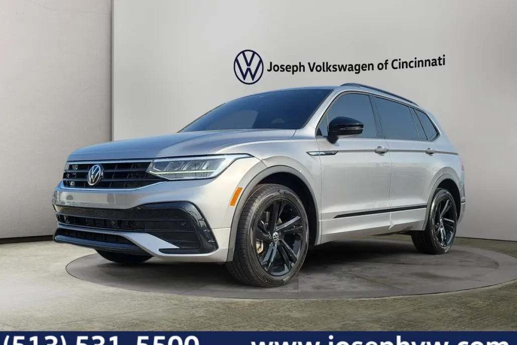 2023 Volkswagen Tiguan SE R-Line Black photo 1