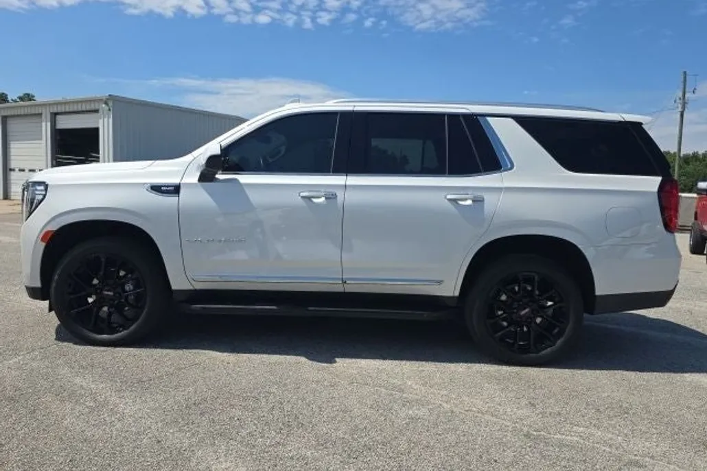 2023 Gmc Yukon SLT photo 1