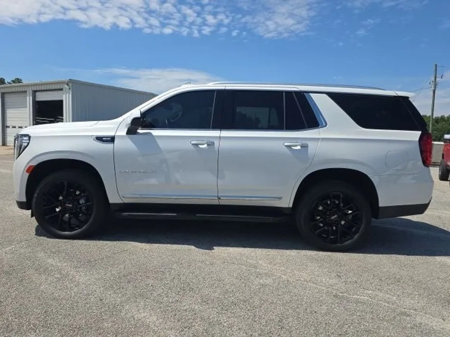 2023 Gmc Yukon SLT photo 1