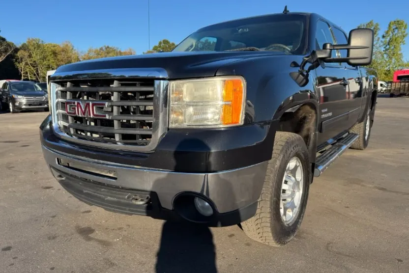 2010 Gmc Sierra SLT photo 1