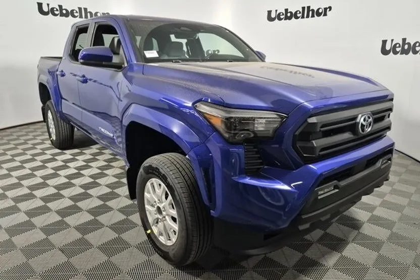 2025 Toyota Tacoma SR5 4x4 Double Cab photo 1
