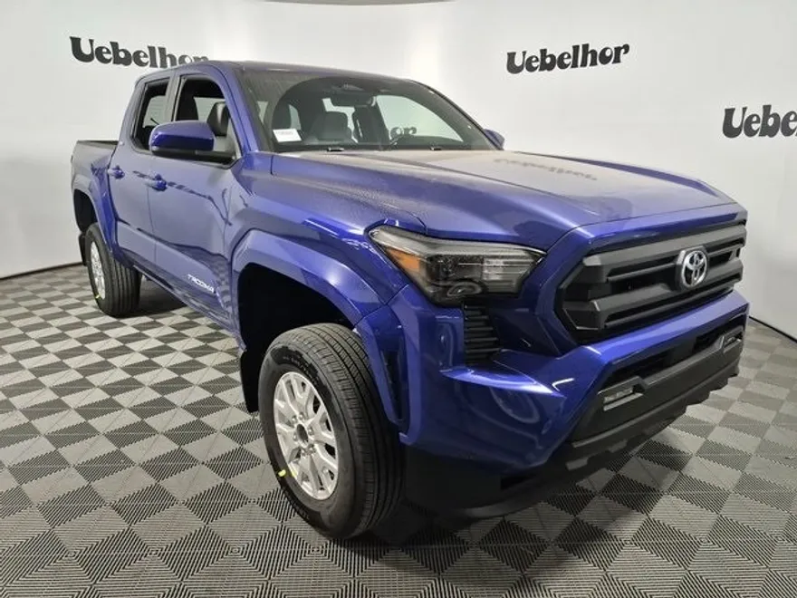 2025 Toyota Tacoma SR5 4x4 Double Cab photo 1
