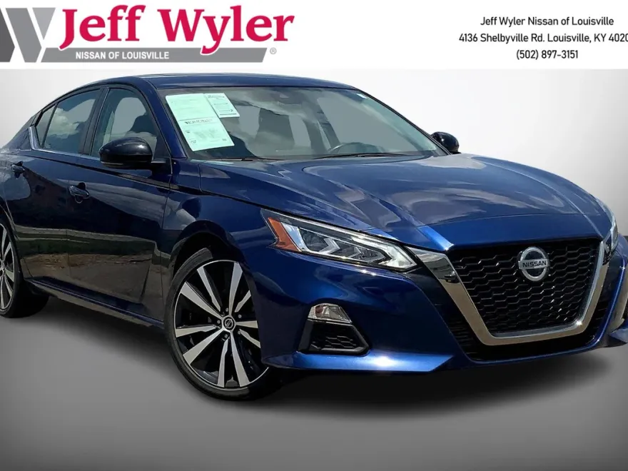 2022 Nissan Altima SR photo 1