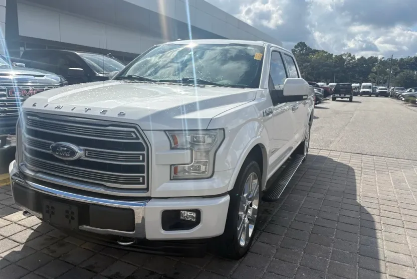 2017 Ford F-150 Limited photo 1