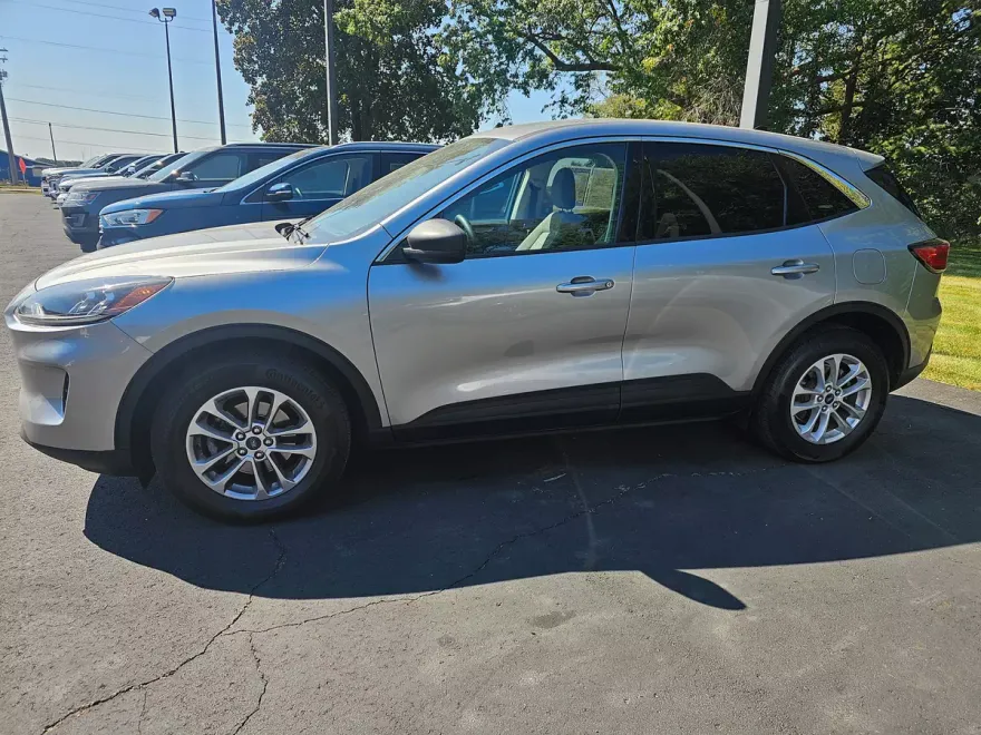 2022 Ford Escape SE photo 1