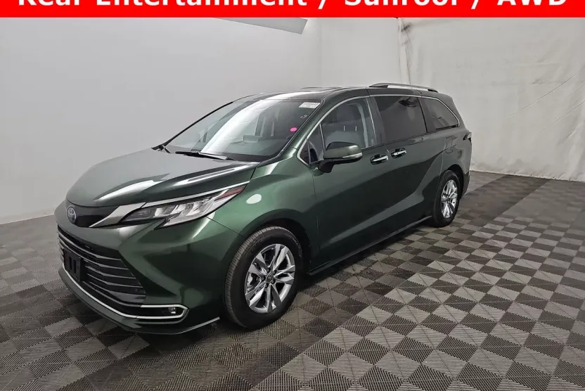 2024 Toyota Sienna Limited photo 1