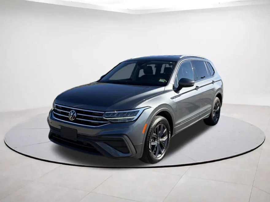 2022 Volkswagen Tiguan SE photo 1