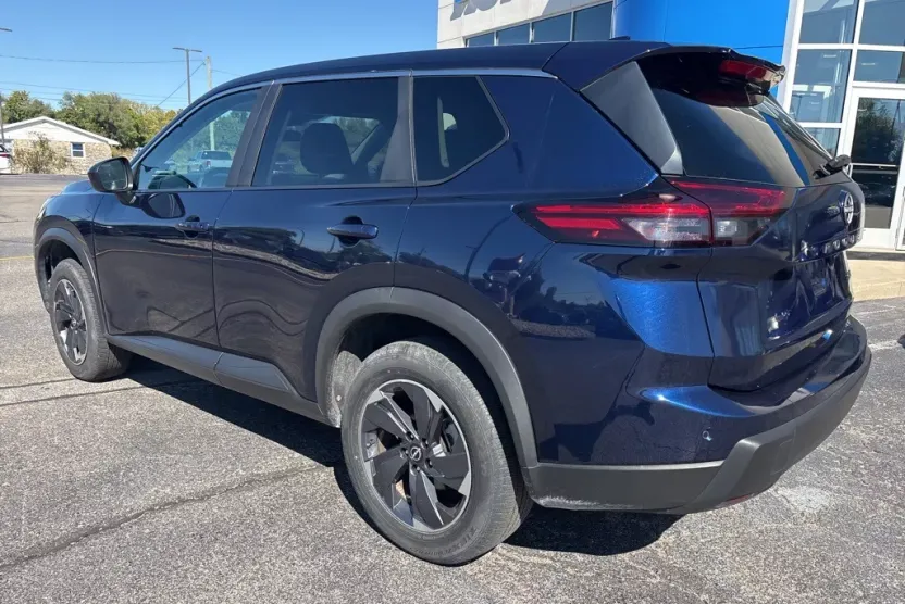 2024 Nissan Rogue SV photo 1