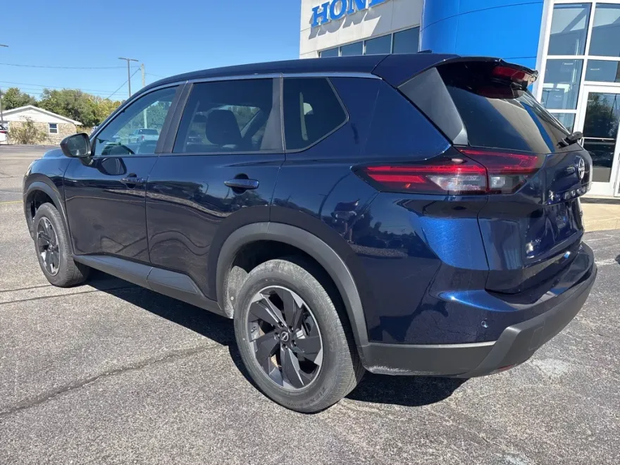 2024 Nissan Rogue SV photo 1