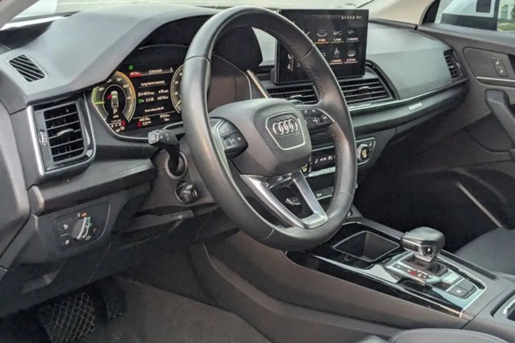2022 Audi Q5 S line Premium photo 1