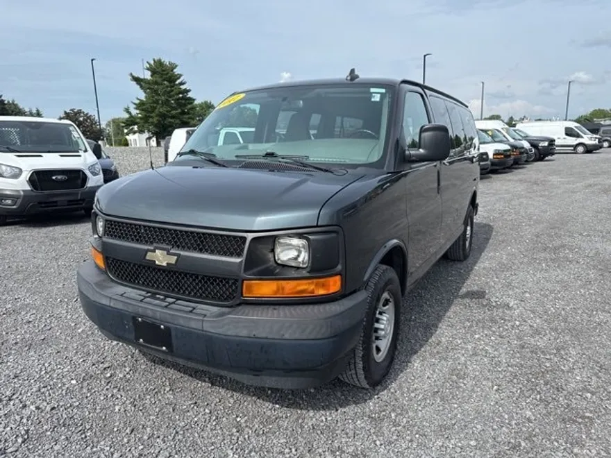 2017 Chevrolet Express Passenger 2500 LS photo 1