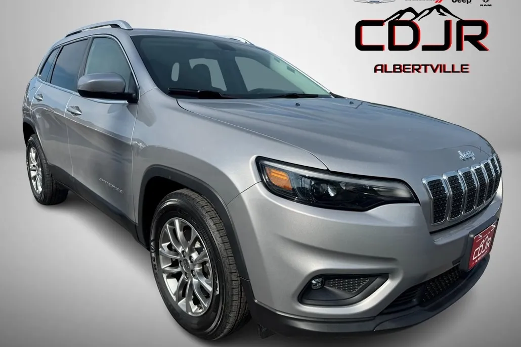 2019 Jeep Cherokee Latitude photo 1