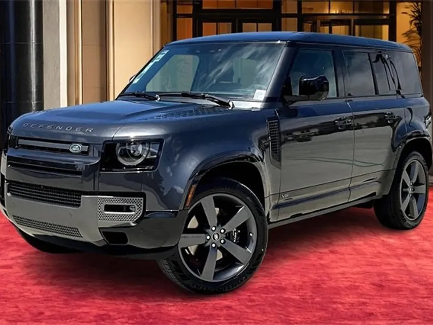 2025 Land Rover Defender 110 V8 photo 1