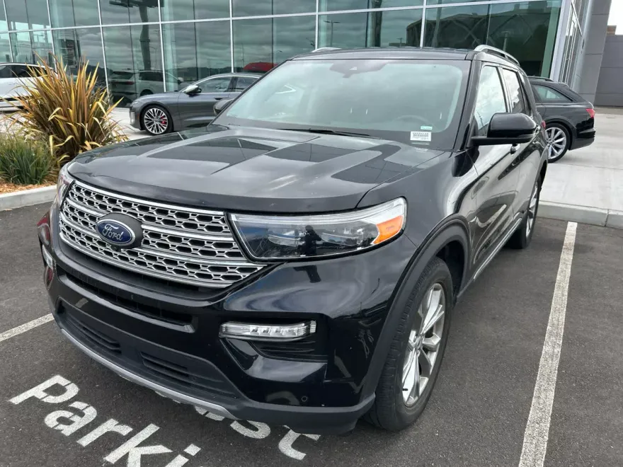 2023 Ford Explorer Limited photo 1