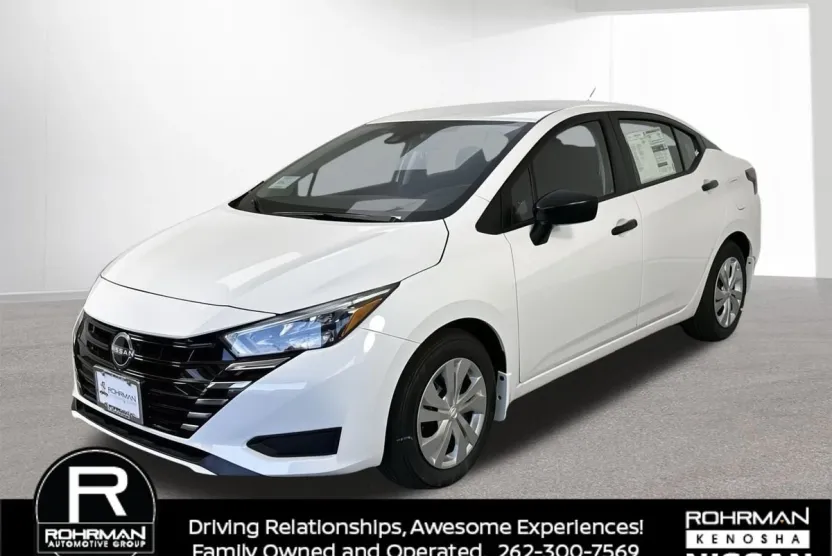2025 Nissan Versa 1.6 S photo 1