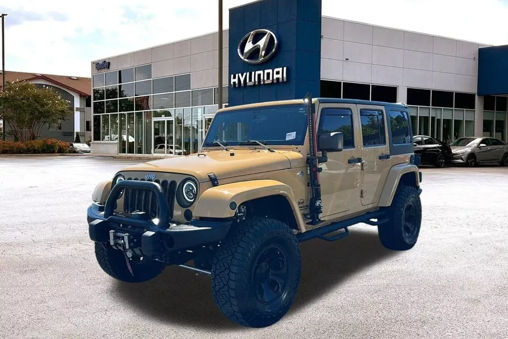 2013 Jeep Wrangler Unlimited Sahara photo 1