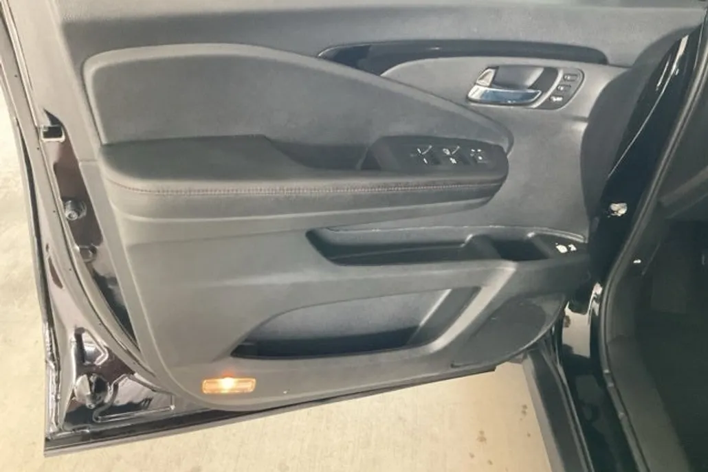 2022 Honda Pilot Hybrid Sport photo 1