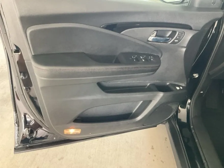 2022 Honda Pilot Hybrid Sport photo 1