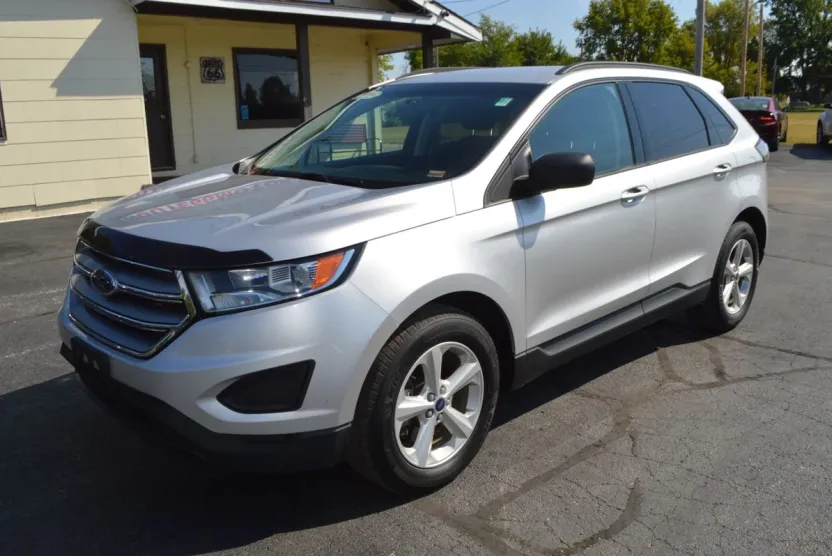 2016 Ford Edge SE Sport photo 1