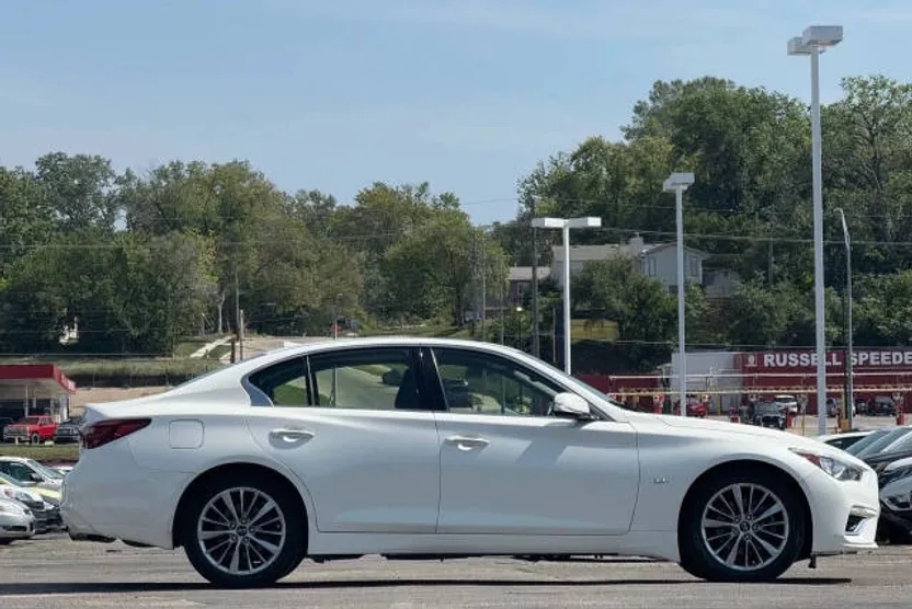 2018 Infiniti Q50 3.0t LUXE photo 1