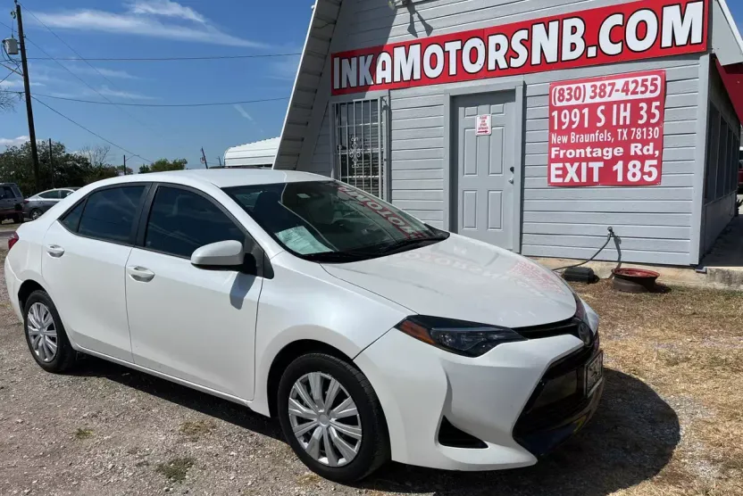 2017 Toyota Corolla LE Special Edition photo 1