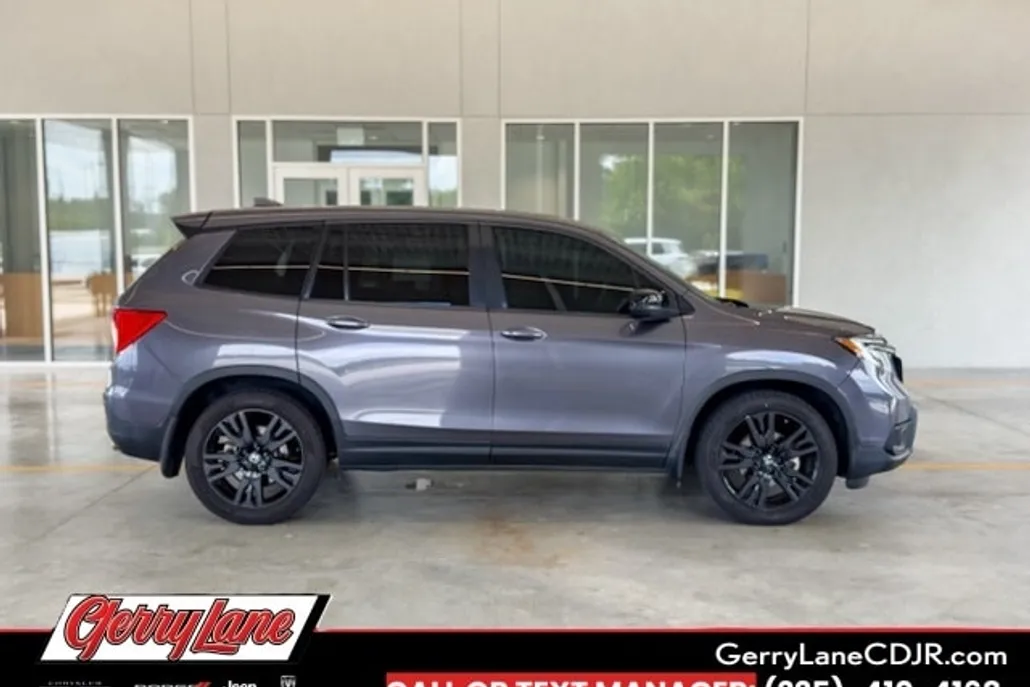 2021 Honda Passport Sport photo 1