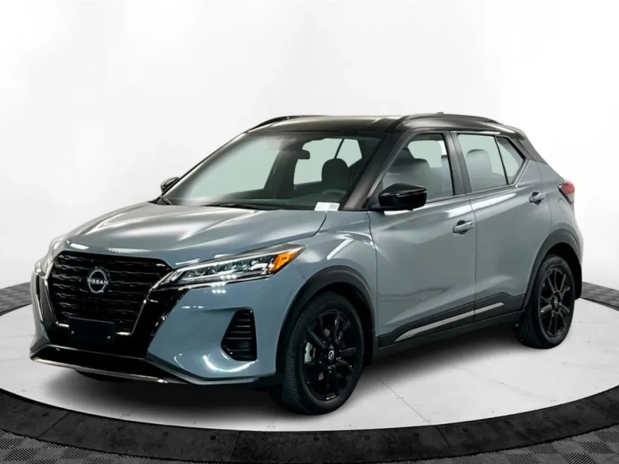 2023 Nissan Kicks SR photo 1