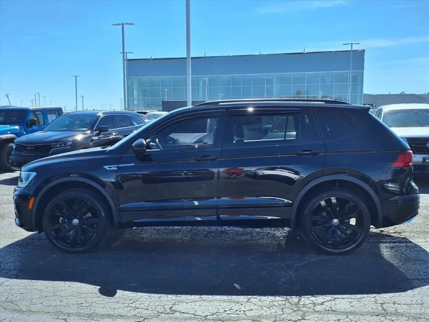 2021 Volkswagen Tiguan SE R-Line Black photo 1