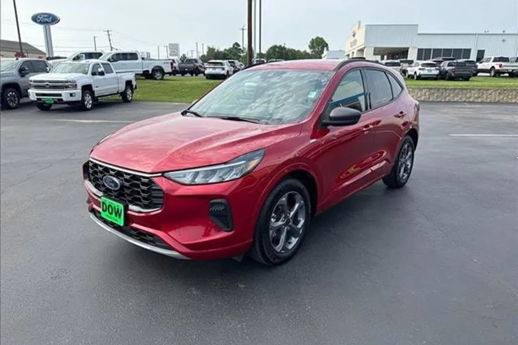 2024 Ford Escape ST-Line photo 1