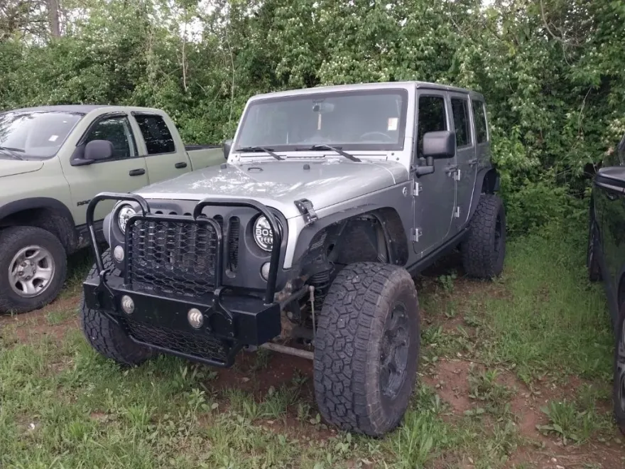 2015 Jeep Wrangler Unlimited Sahara photo 1