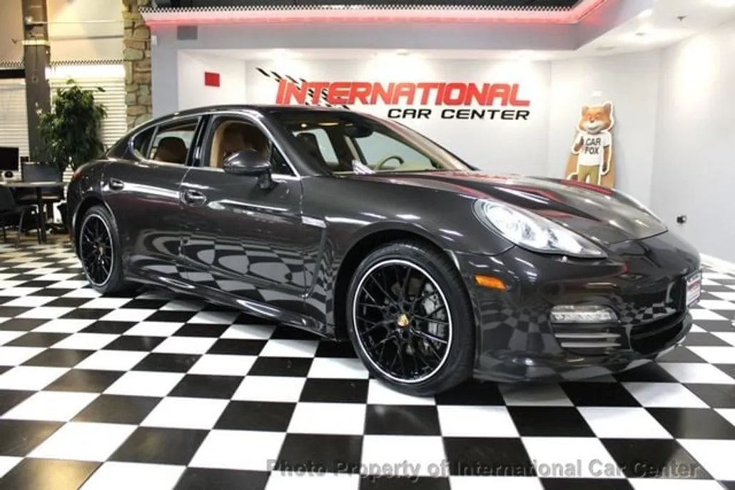 2011 Porsche Panamera 4S photo 1