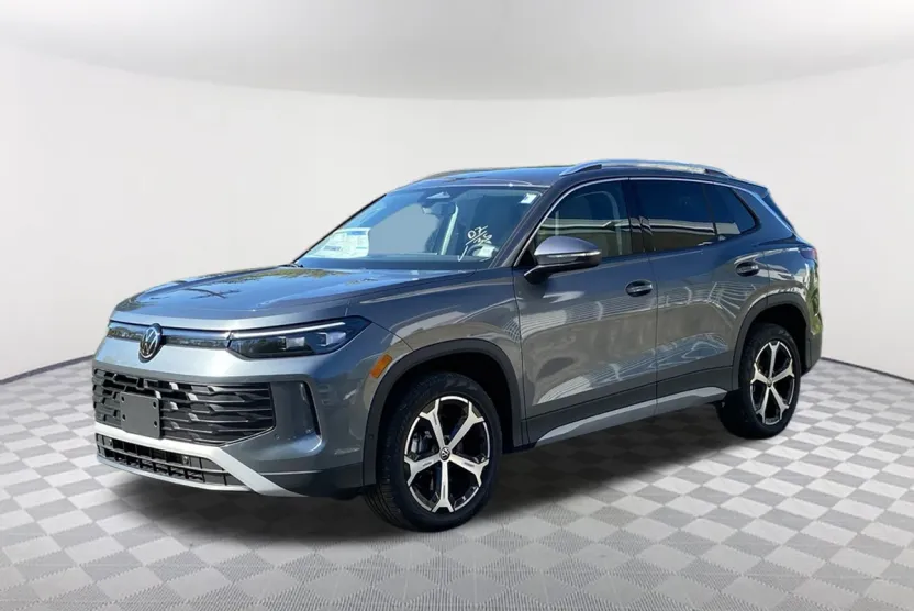 2025 Volkswagen Tiguan SE photo 1