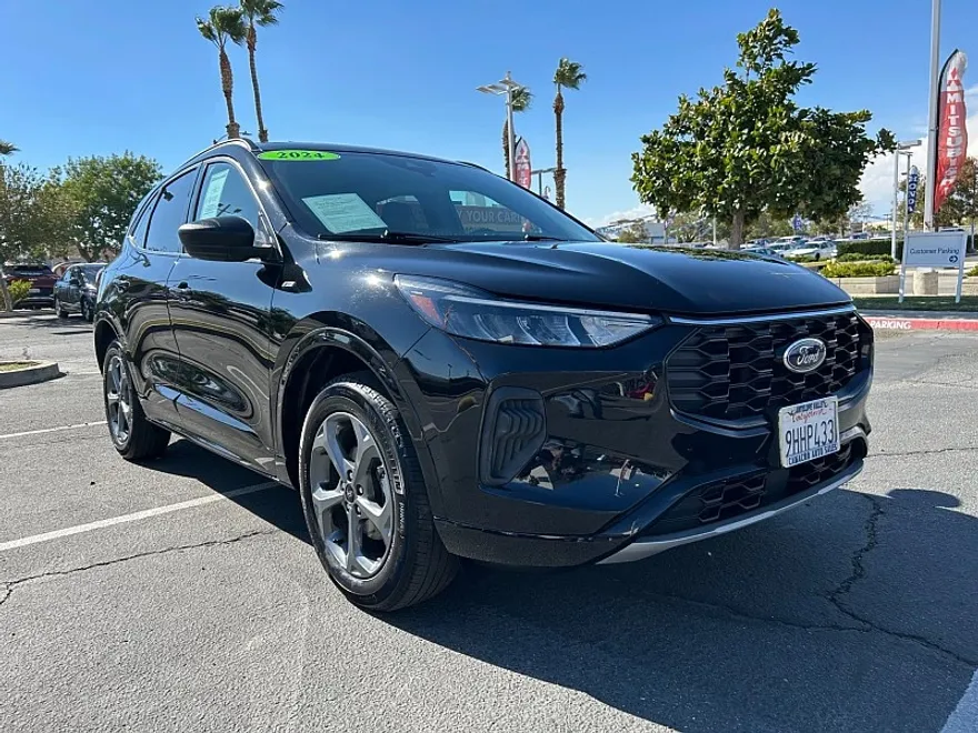 2024 Ford Escape ST-Line photo 1