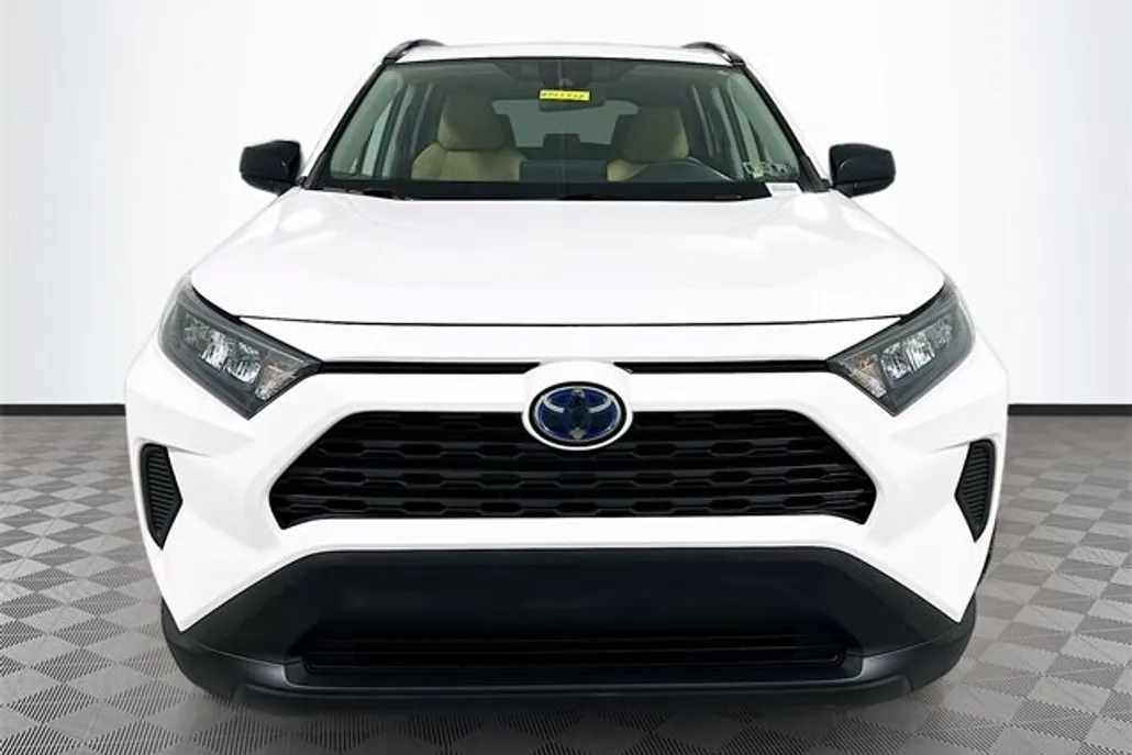 2021 Toyota RAV4 Hybrid LE photo 1