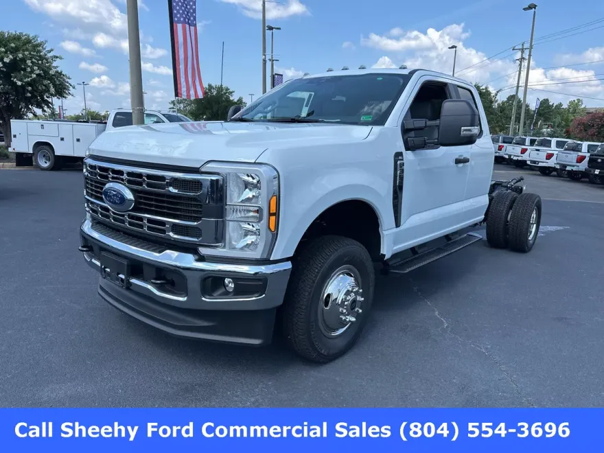 2025 Ford F-350 photo 1