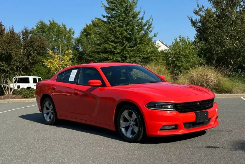 2018 Dodge Charger SXT Plus photo 1
