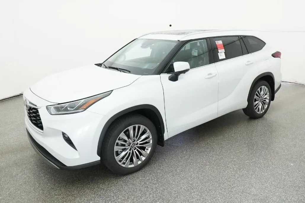 2025 Toyota Highlander Platinum photo 1