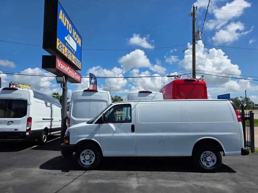 2020 Chevrolet Express 2500 Cargo photo 1