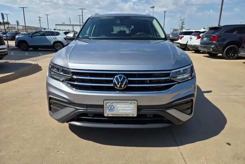 2024 Volkswagen Tiguan SE Wolfsburg Edition photo 1