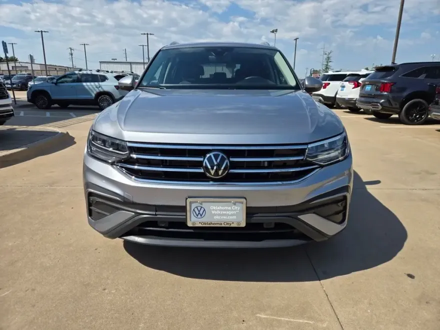 2024 Volkswagen Tiguan SE Wolfsburg Edition photo 1