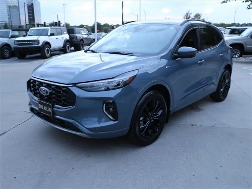 2023 Ford Escape ST-Line Elite photo 1