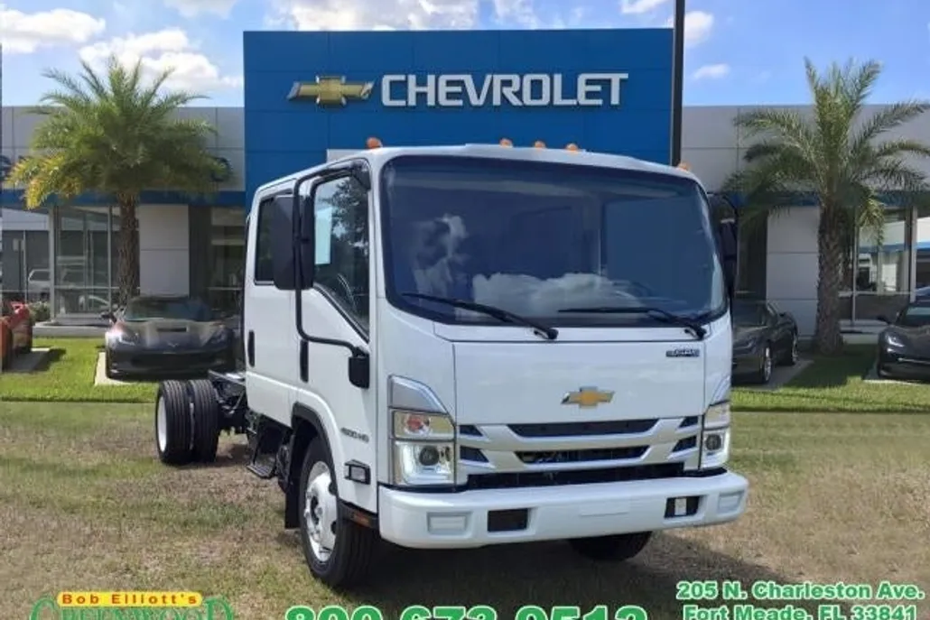 2024 Chevrolet Silverado 4500HD Base photo 1