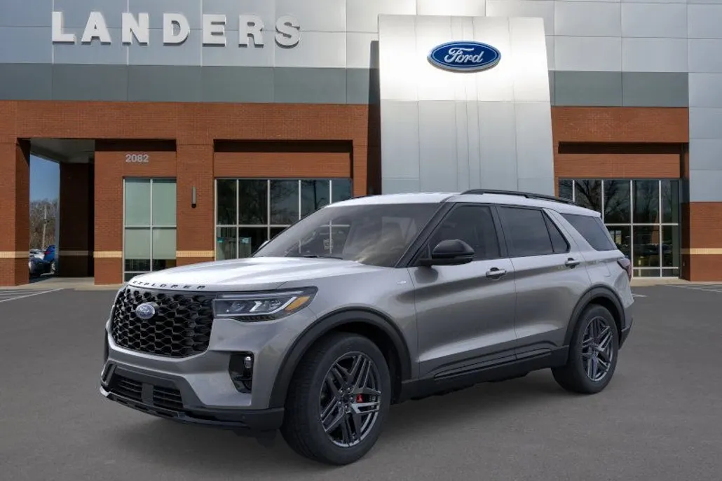 2025 Ford Explorer ST-Line photo 1